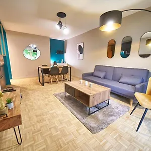 le-petit-bourbonnais-patio-privatif-metro-valmy.hotels-rhonealpes.com/